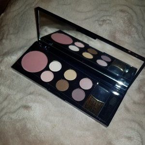 NWOT Estee Lauder Signature Blush/EyeShadows palette